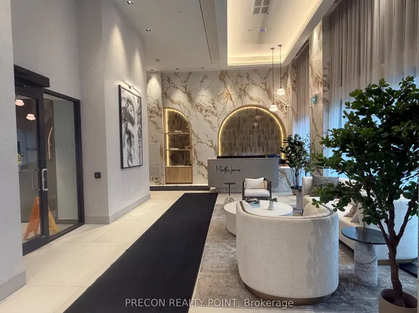 2088 James St W #1112, Burlington, ON L7R 0G7