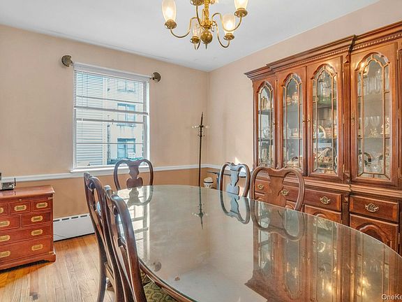 4th image of 3005 Bronxwood Ave