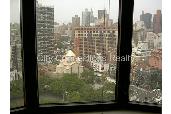 Rented by City Connections Realty | media 29