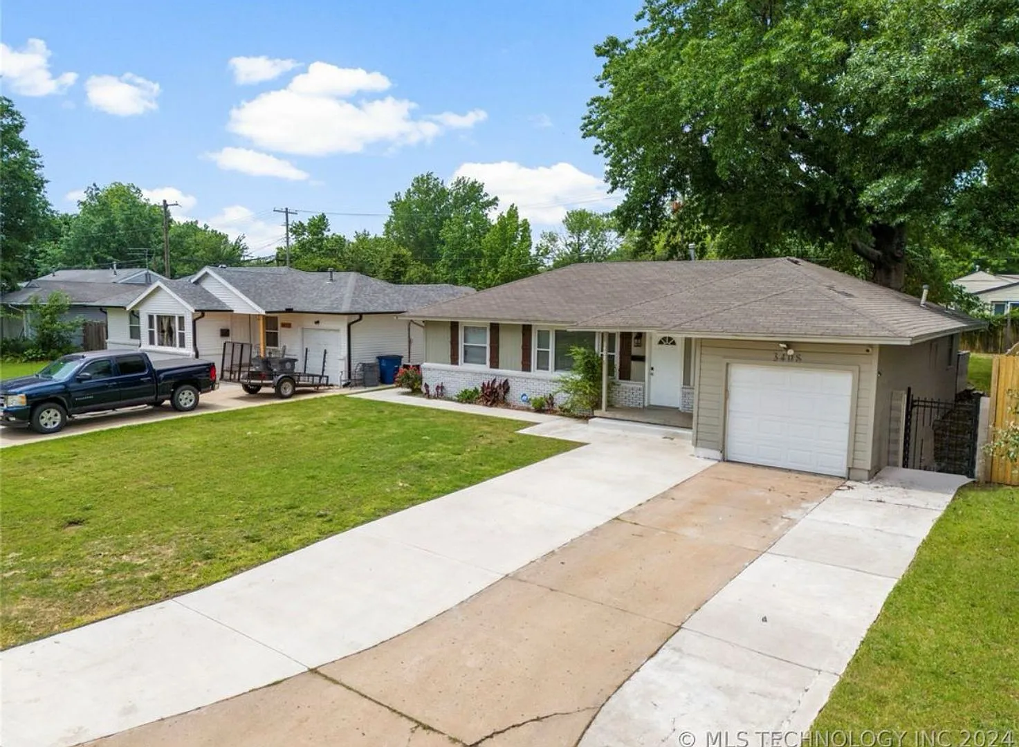 Welcome home! Lovely updated rental home in Midtown. — Photo 2