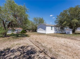 104 Island Dr, Lake City, TX 78368