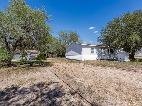 104 Island Dr, Lake City, TX 78368