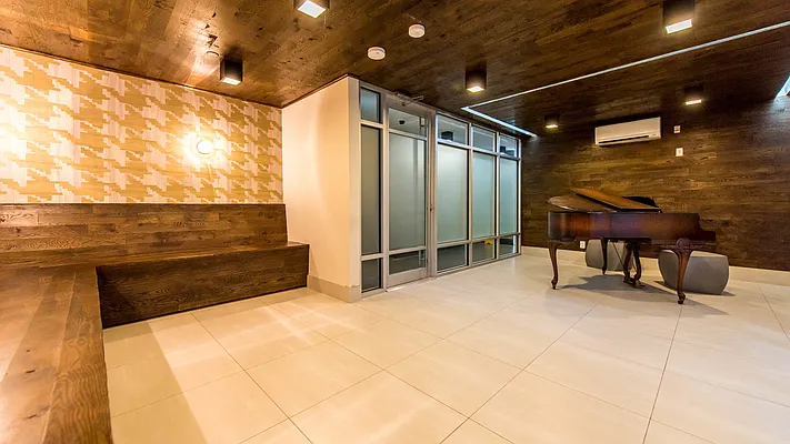 Rented by Nooklyn NYC LLC | media 37