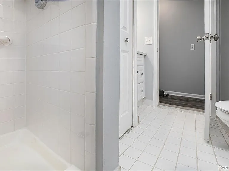15054 Riverside Dr — Photo 21