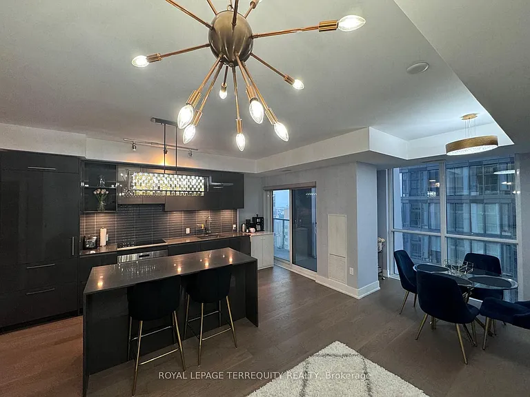 1 Yorkville Ave #4401 — Photo 7