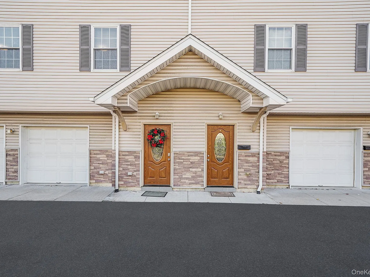 3 bed, 2.5 bath, 1485 sqft, $4,600 — Photo 2