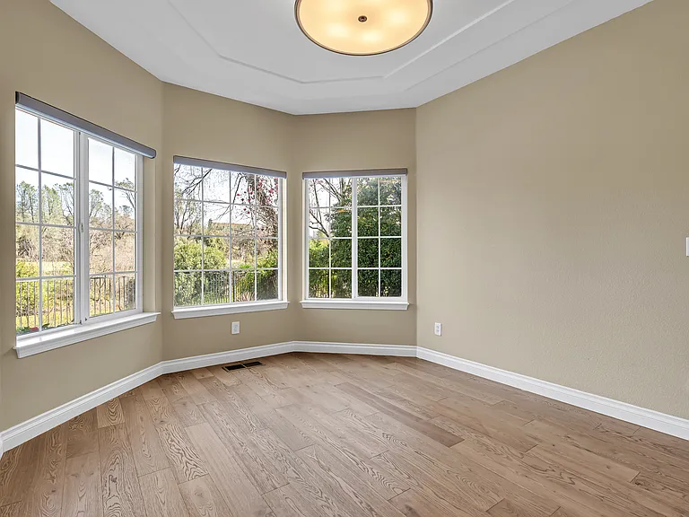 3857 Eagle Pkwy — Photo 32