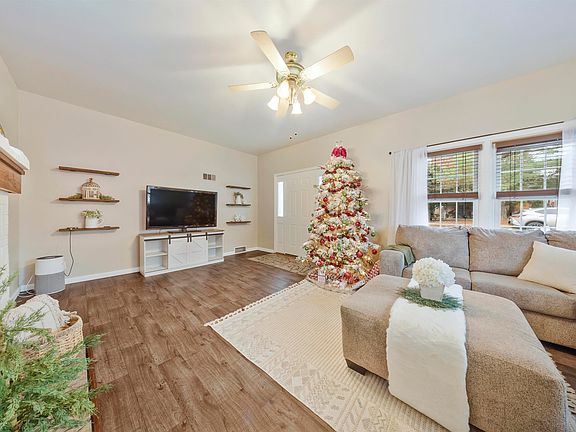 4th image of 227 W Vine St