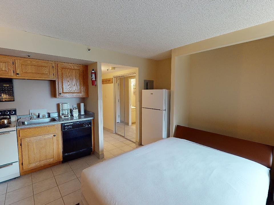 2nd image of 1103 Silvercreek