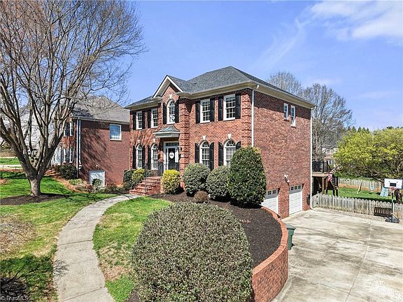 3rd image of 4775 Century Oaks Ln