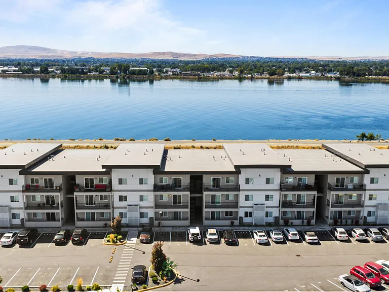 Columbia River Walk Apartments — Photo 76
