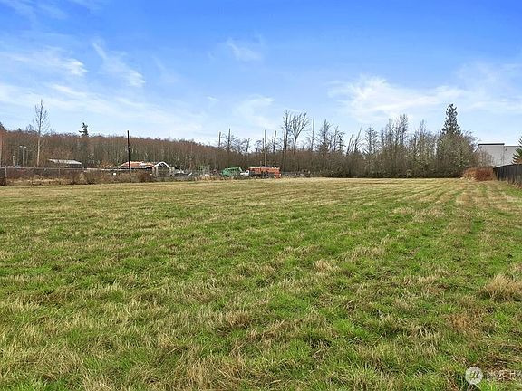 4th image of 2826 Center Road