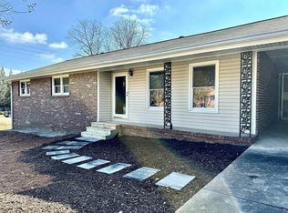 3052 Robinson Rd NE, Marietta, GA 30068