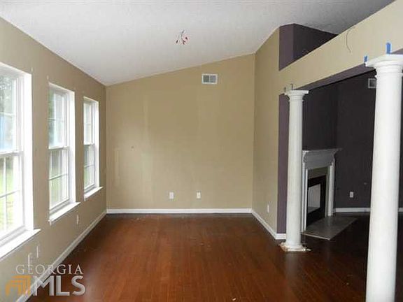3rd image of 13 Glenmaura Way