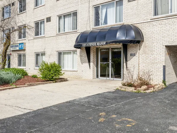 1227 S Harlem Ave APT 311, Berwyn, IL 60402