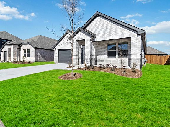 3rd image of 781 Briar Dr