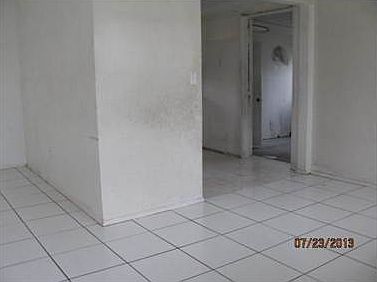 4th image of 490 NE 168th Ter