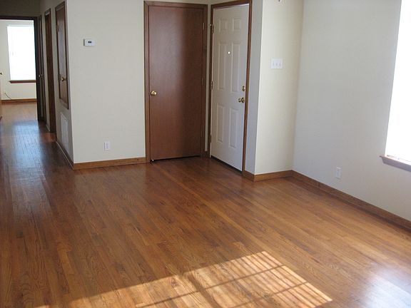 4th image of 5046 Bevly Dr