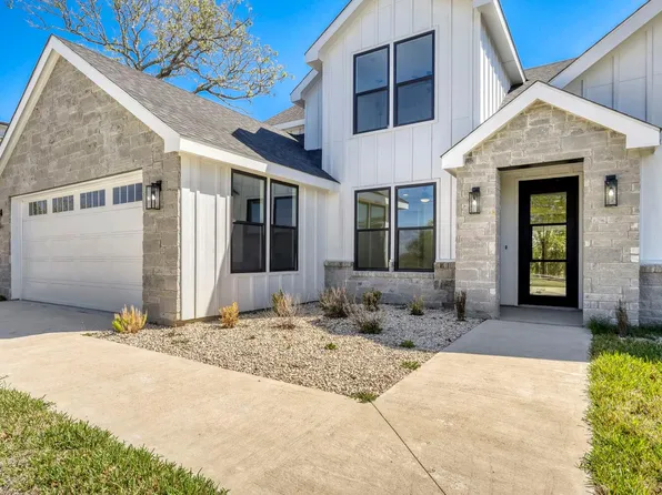 208 Ulupau Cir, Bastrop, TX 78602