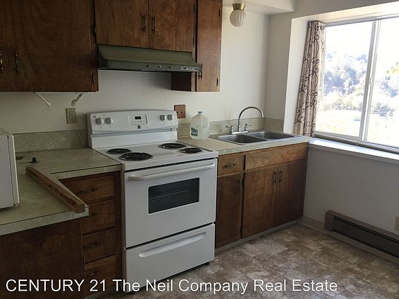 4th image of 1819 NE Commercial Ave APT 202