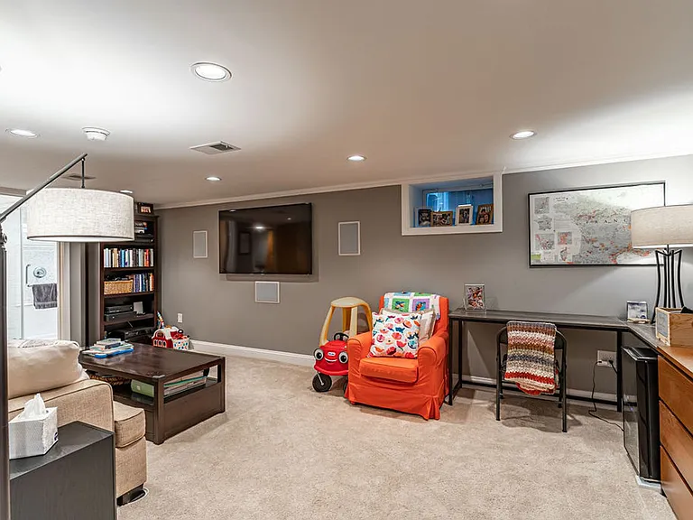1206 Colonial Ave — Photo 28