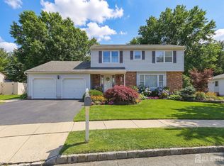 3 Locklin Ct, Sayreville, NJ 08872