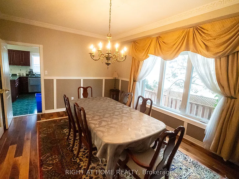 2427 Erin Centre Blvd — Photo 5