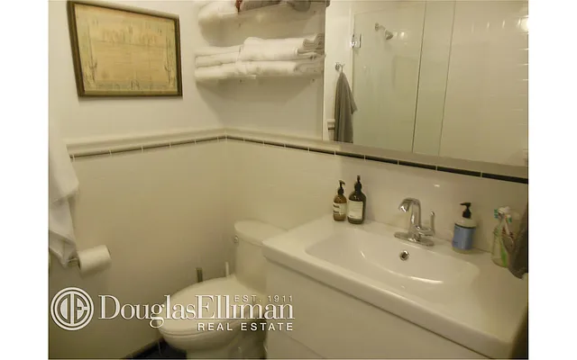 Rented by Douglas Elliman | media 32