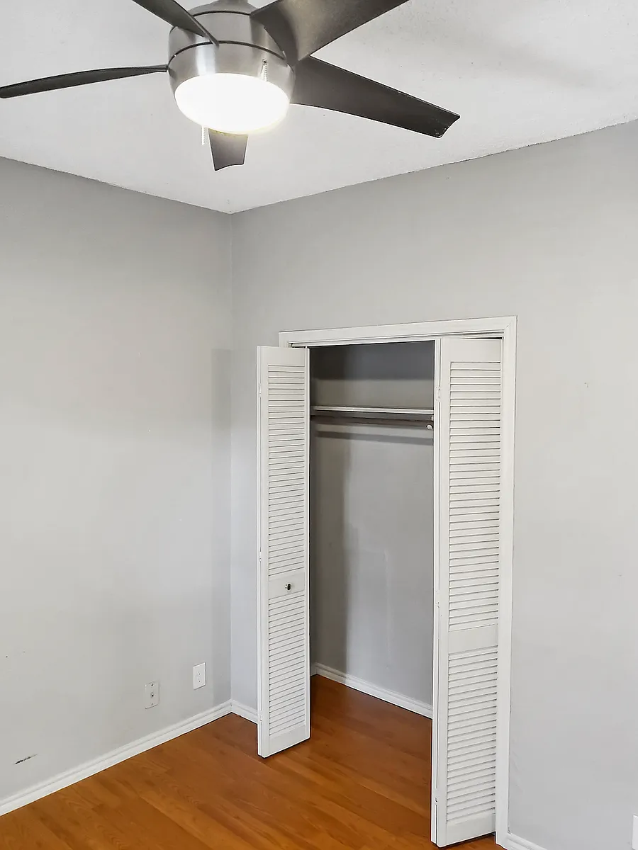 Building Photo - 2414 Longview St #206
