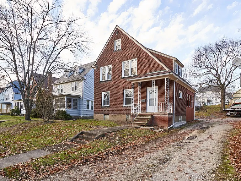 373 N Firestone Blvd — Photo 2