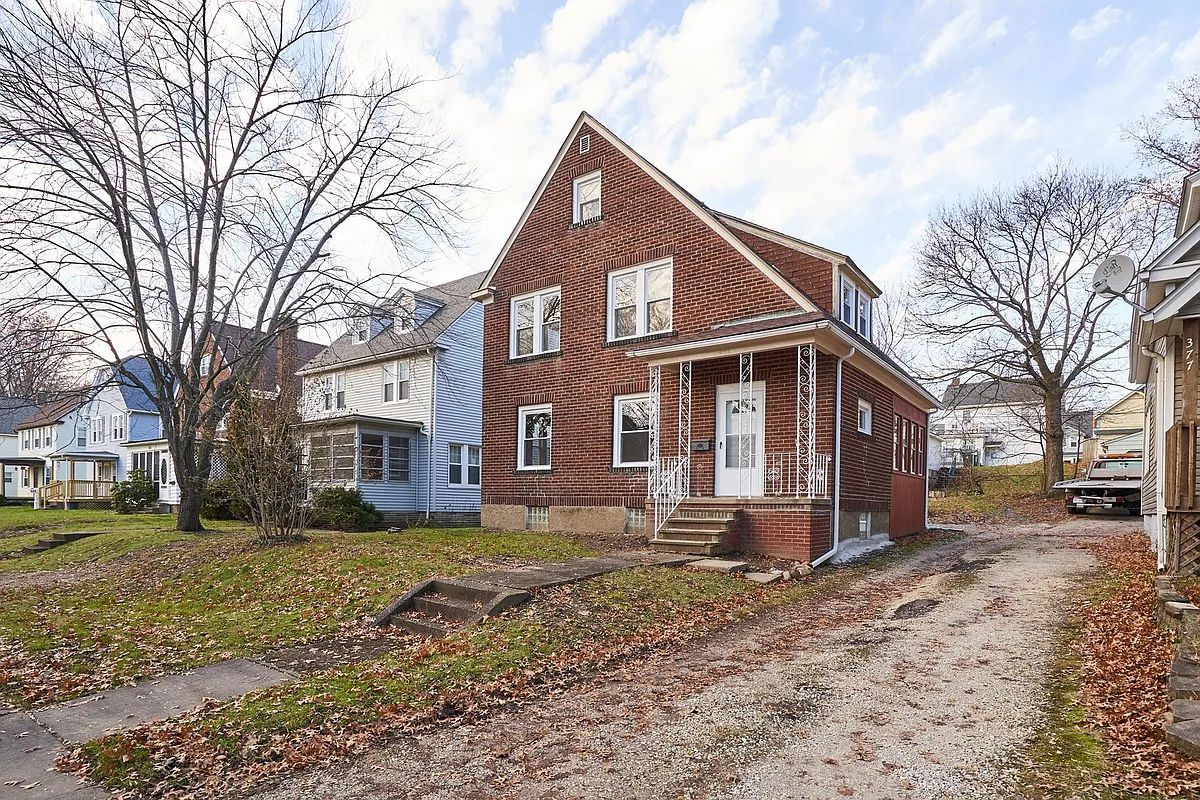 Building Photo - 373 N Firestone Blvd