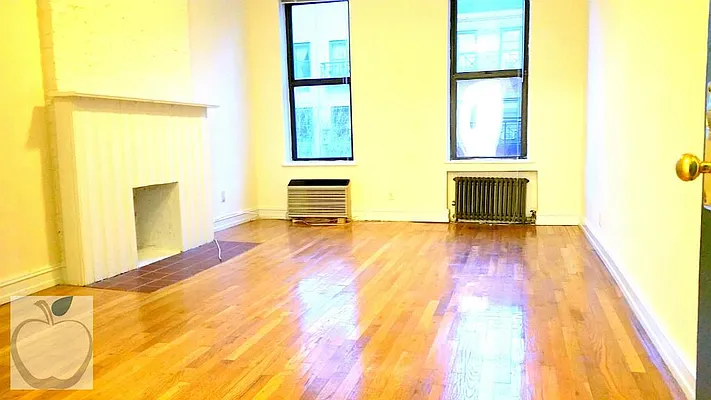 Rented by HOME RESIDENTIAL LLC | media 11