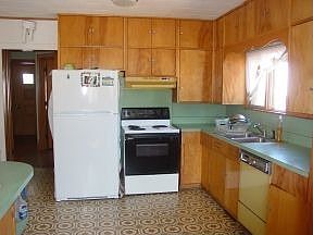 5th image of 617 Oak St