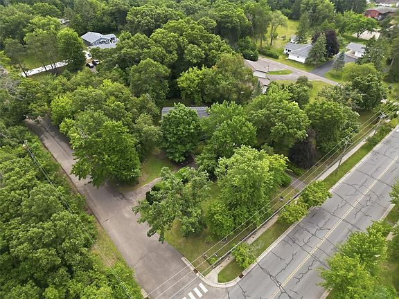 2nd image of 2319 Hillside Road