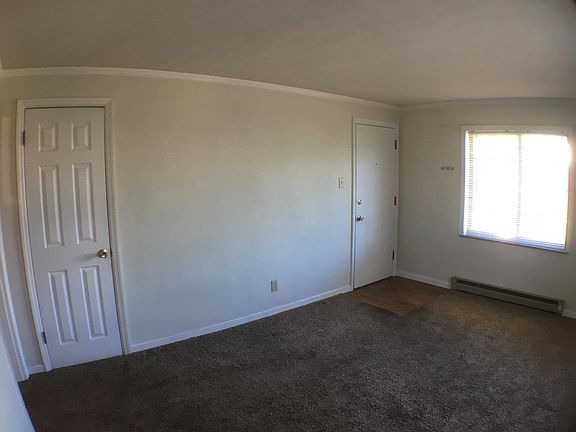 Living room entry and closet