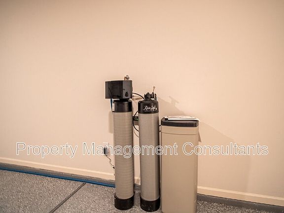 3rd image of 217 Bay Pine Dr