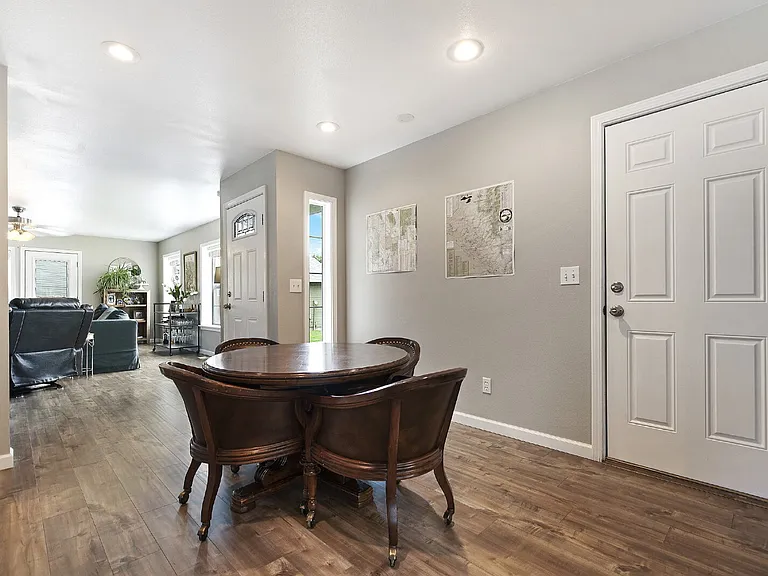 1339 E Stormy Dr — Photo 5