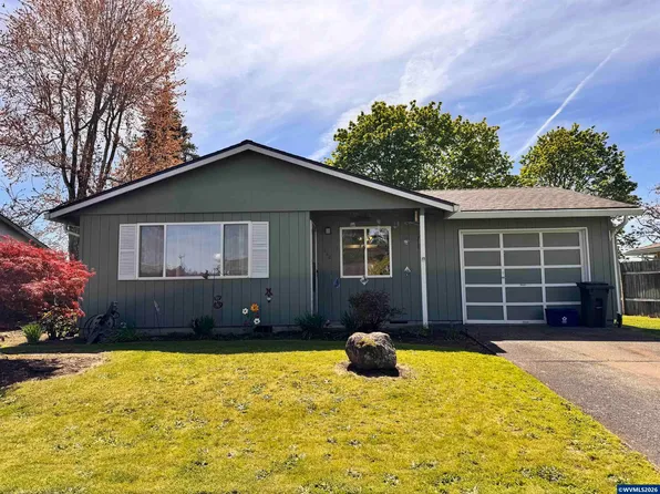 560 Maple St, Aumsville, OR 97325