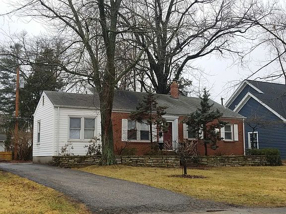 2nd image of 580 Meadowridge Dr