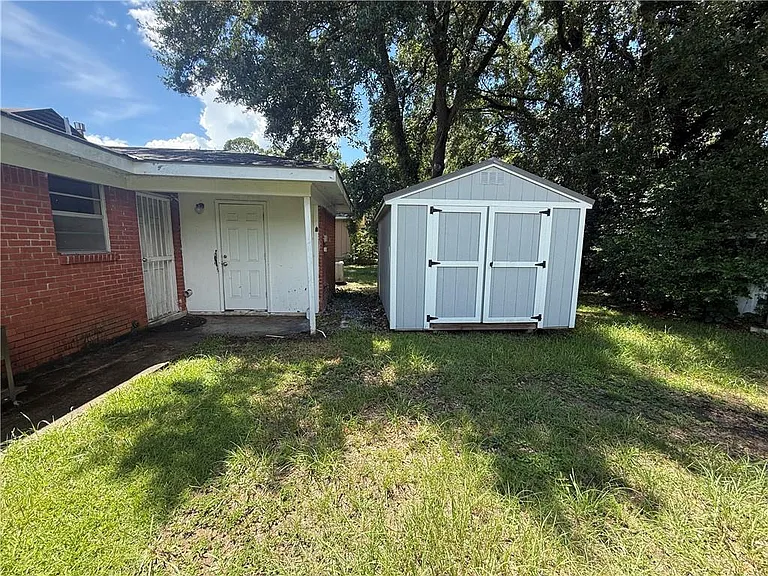 2308 Crestwood Cir — Photo 15