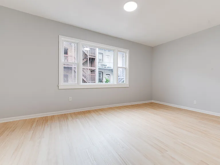 2625 S Union Ave — Photo 12
