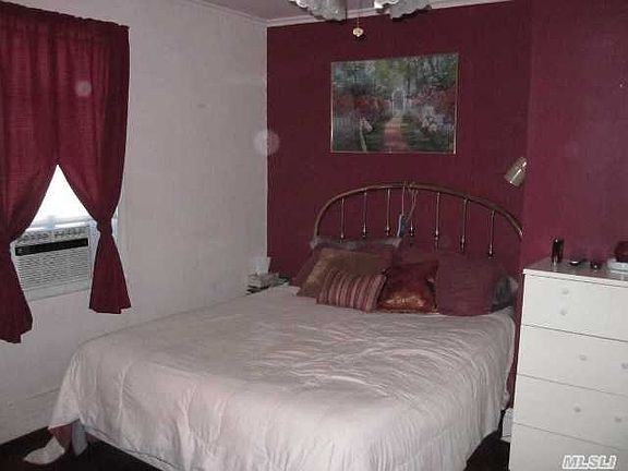 3rd image of 122 Saint Marks Pl