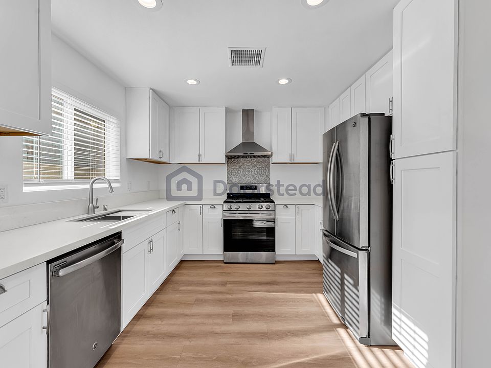 1st image of 138 E Peck St #B