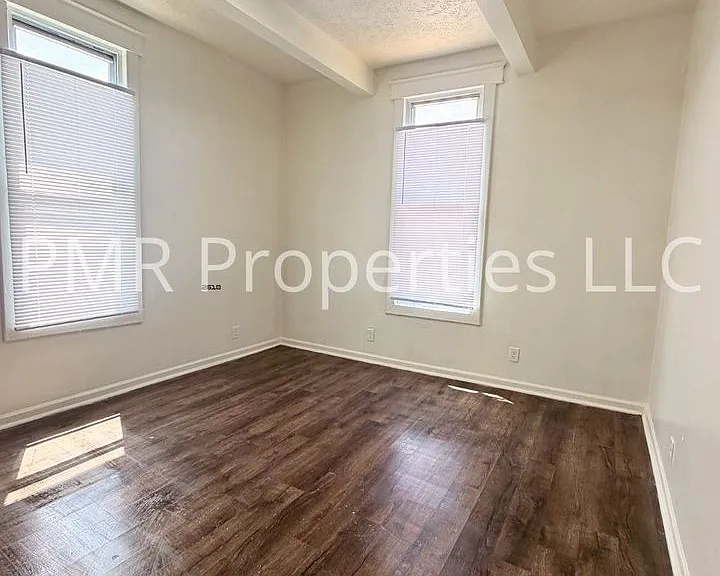 824 1st Ave — Photo 7