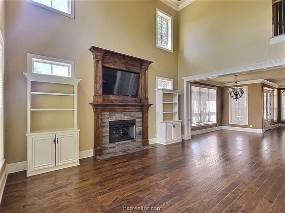 5th image of 3224 Founders Dr #33
