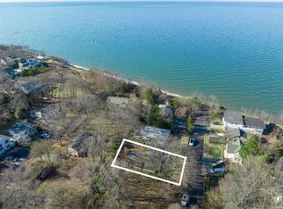 10 Floral Dr, Sound Beach, NY 11789