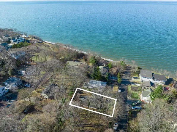 10 Floral Drive, Sound Beach, NY 11789