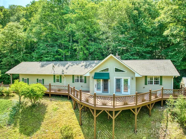 334 Rock House Cove Rd, Clyde, NC 28721