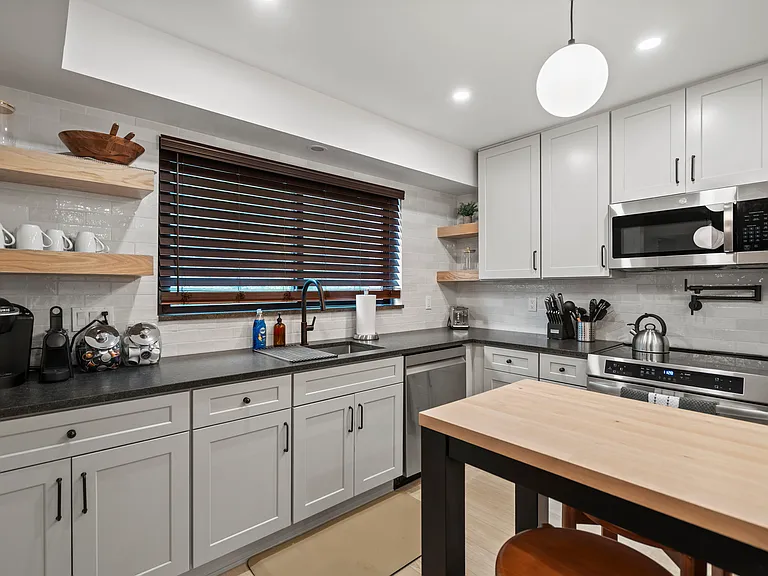 711 Medinah Dr — Photo 17