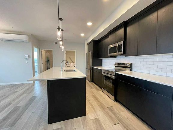 4th image of 42 N Cranbrook Gdns SE #2304